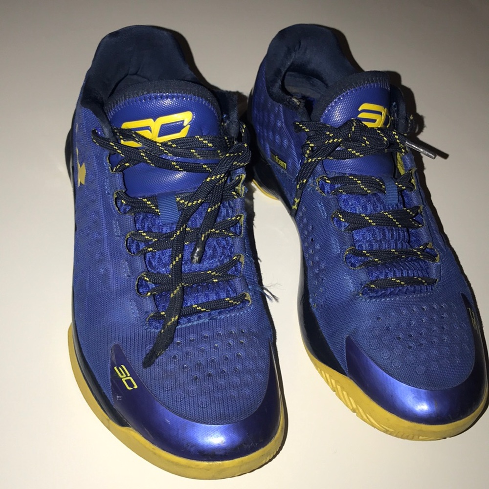 Curry one lows dub nation